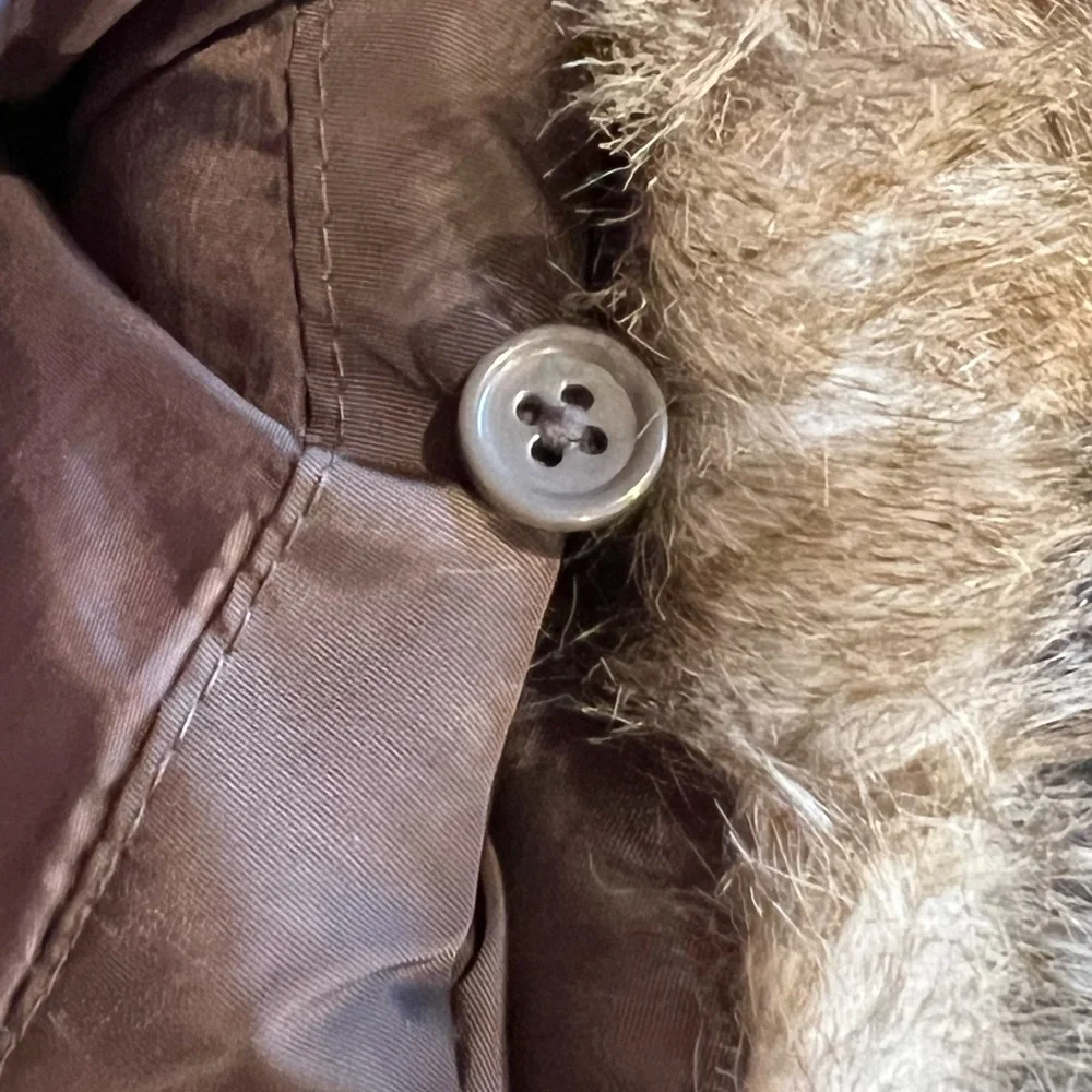 Lands End Down Vest Faux Fur Removable Collar - Picture 4 of 7